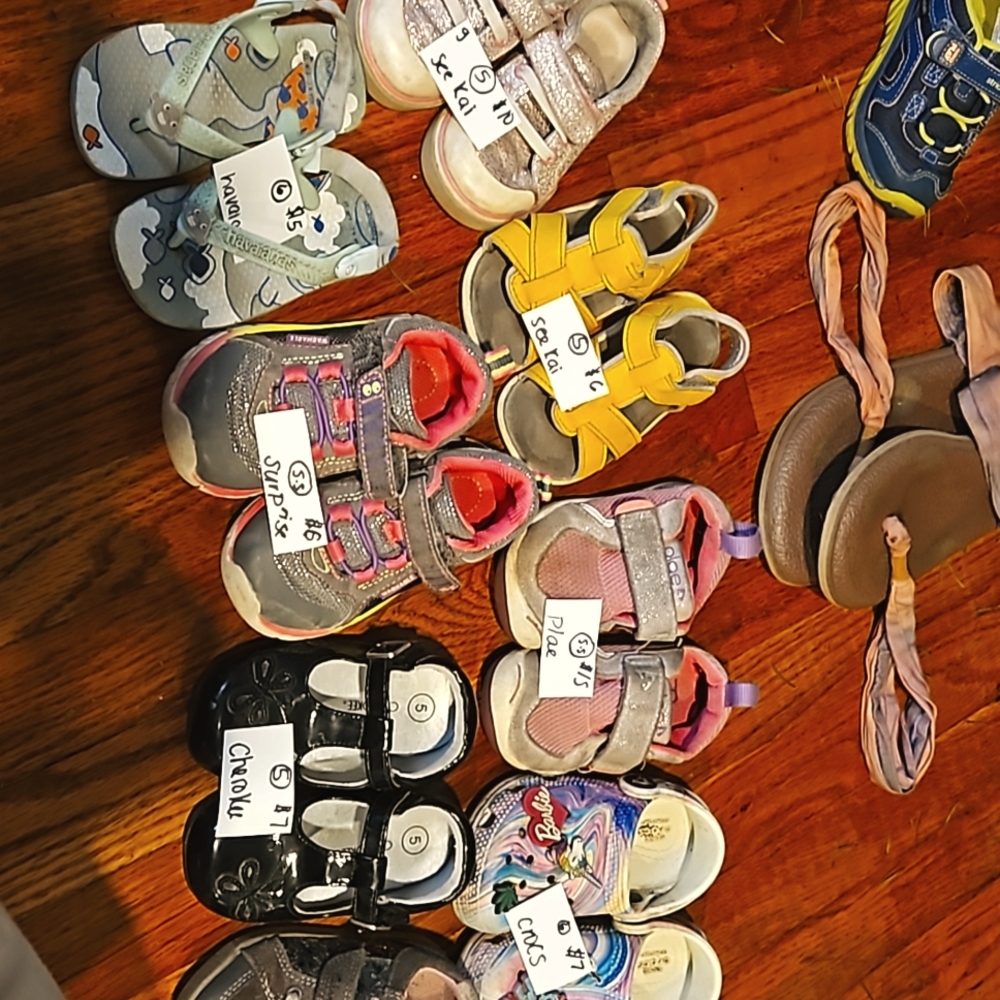 Girl shoes sizes ranging from 5-6
